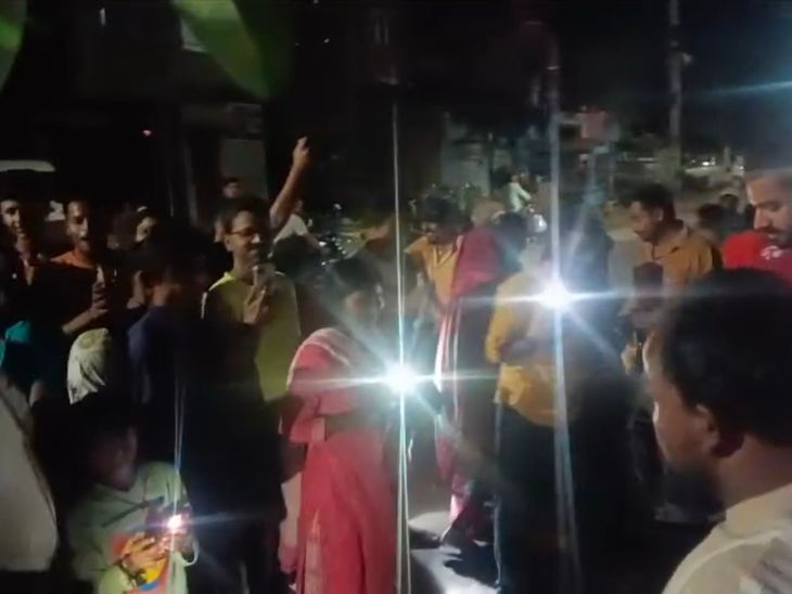 बांका में 22 किलो का विशाल अजगर निकला:वन विभाग ने सुरक्षित पकड़ा, एक साल में चौथी घटना
