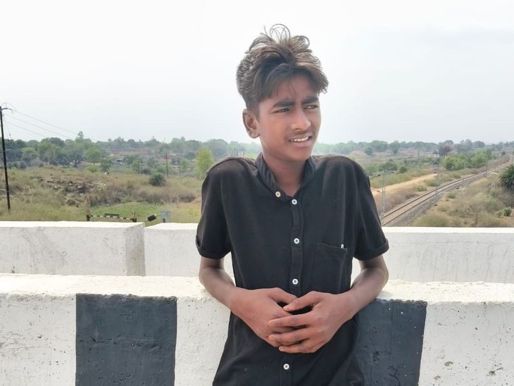 कोडरमा में घर से युवक का शव बरामद:बकरी चराने नहीं जाने पर मां ने किया था बंद; पड़ोसियों को हत्या का शक, पुलिस जांच में जुटी