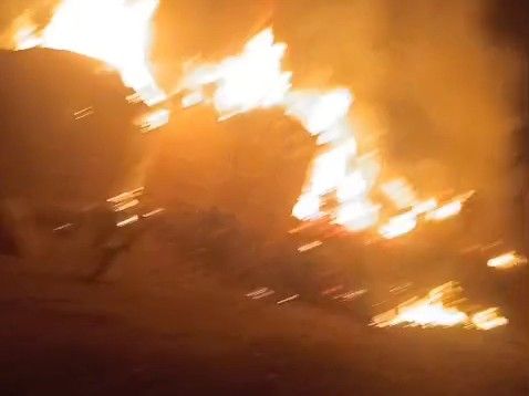 सीतामढ़ी में 2 भाइयों के घर सिलेंडर ब्लास्ट:5-6 घर जलकर राख, अनाज-नगदी समेत कई मवेशी भी जले