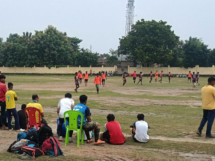 जमुई अंडर-19 फुटबॉल में चैंपियन बना:मुंगेर प्रमंडल स्तरीय खेल प्रतियोगिता में अंडर-14, अंडर-17 में उपविजेता; ताइक्वांडो में पदक
