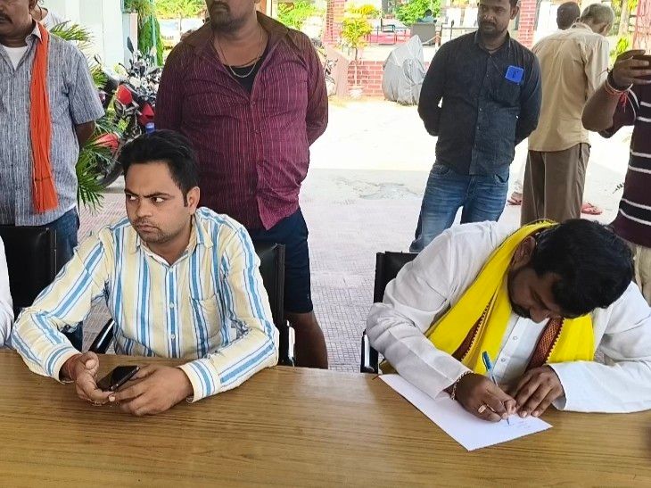 MLC चुनाव में जन सुराज-भाजपा कार्यकर्ताओं के बीच झड़प:सूरज कुमार ने मारपीट-मोबाइल तोड़ने का आरोप लगाया, BJP ने आरोपों को बताया बेबुनियाद