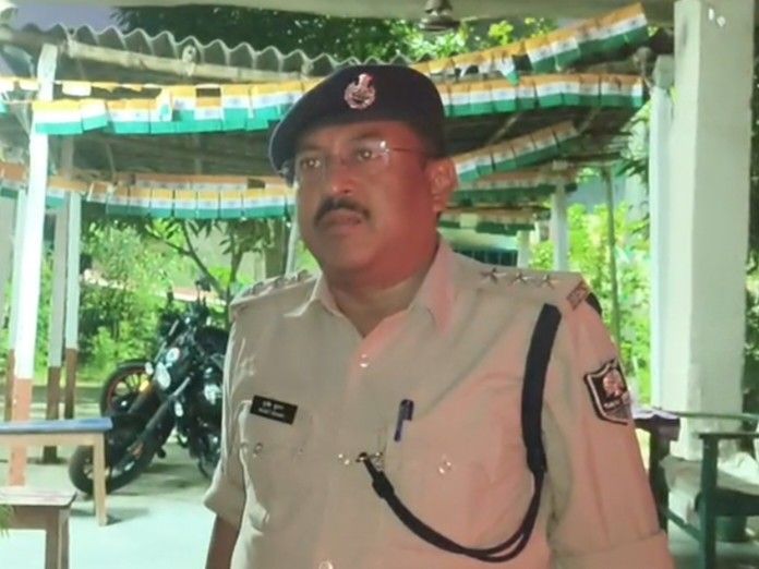 मधुबनी में ट्रैफिक डीएसपी 30 हजार रिश्वत लेते गिरफ्तार:हाईवा चलाने की अनुमति के लिए 5 हजार मांगने का आरोप, तबीयत बिगड़ने पर सदर अस्पताल में भर्ती