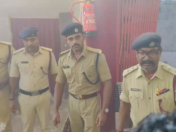 दुर्गा पूजा पंडालों में हवन पर लगी रोक:बाहर सुरक्षित जगह पर करना होगा, श्रद्धालुओं की सुरक्षा के लिए निर्देश जारी