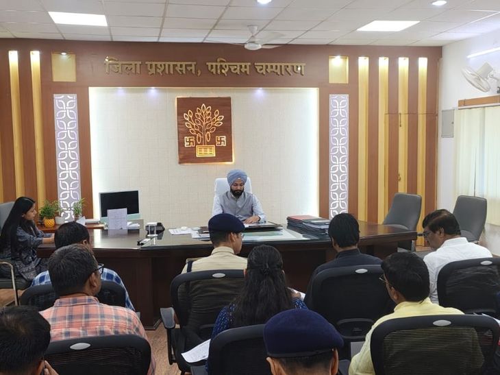 सड़क हादसों में घायलों के इलाज में नहीं होगी देरी:मिलेगा कैशलेस इलाज, DM ने दिए सड़क सुधार के निर्देश