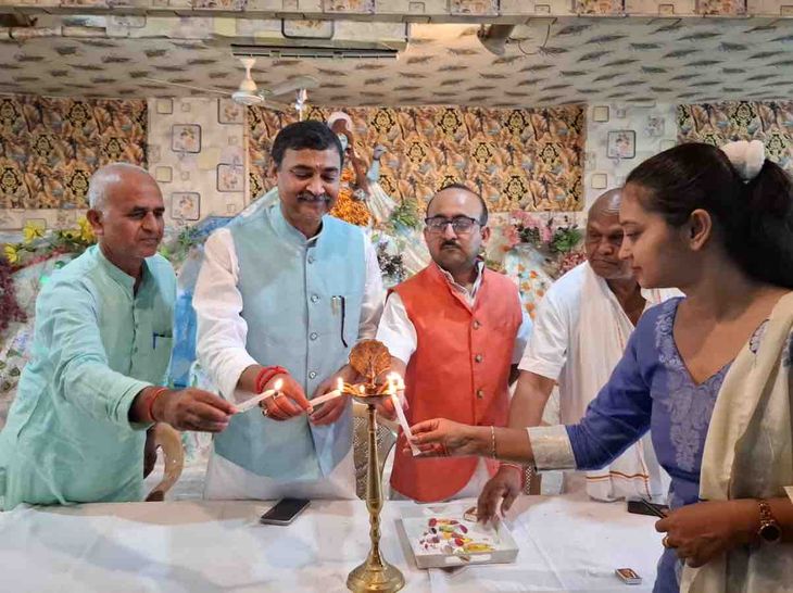 पीएम मोदी के 25 साल सार्वजनिक जीवन पर सेमिनार:सिकारिया कॉलेज में 'सेवा संकल्प अभियान' के तहत हुआ कार्यक्रम