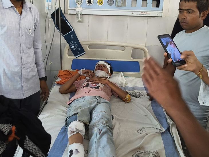 शिवहर में कलश यात्रा का रथ अनियंत्रित होकर लुढ़का:नवाब हाई स्कूल के पास ब्रेक फेल होने से 15 श्रद्धालु घायल, एक रेफर
