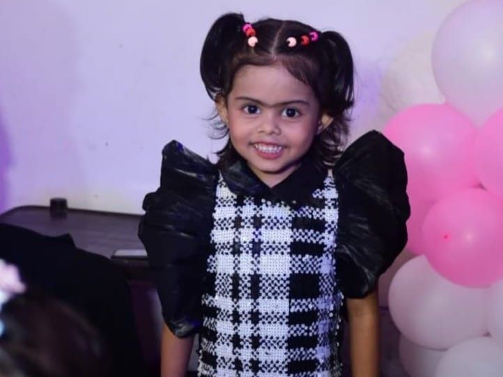 किशनगंज में निर्माणाधीन-मकान की दीवार गिरने से बच्ची की मौत:परिजन ने मकान मालिक-ठेकेदार पर लापरवाही का लगाया आरोप, 5 इंच की दीवार पर 4 मंजिला निर्माण