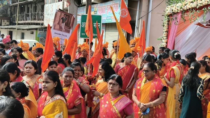 लोहरदगा में धूमधाम से निकली महाराज अग्रसेन की शोभायात्रा