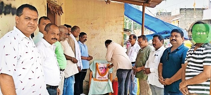 चाईबासा : स्वदेशी जागरण मंच ने पुण्यतिथि पर मंच के संस्थापक दत्तोपंत को दी श्रद्धांजलि