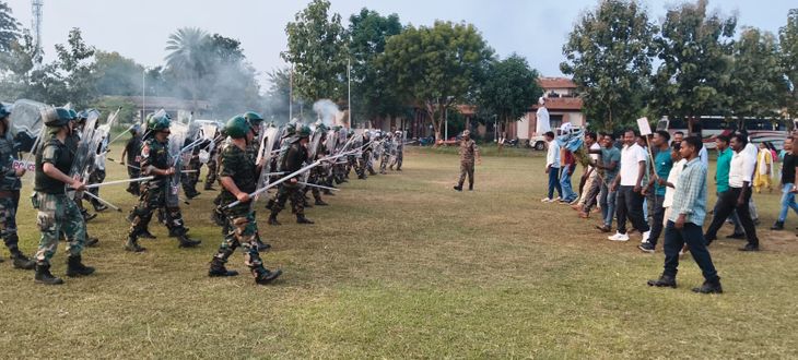 उपद्रवियों व असामाजिक तत्वों से निपटने के लिये मॉक ड्रिल अभ्यास कराया गया