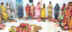 भक्तों ने श्रद्धा और भक्तिभाव से की मां स्कंदमाता का पूजा