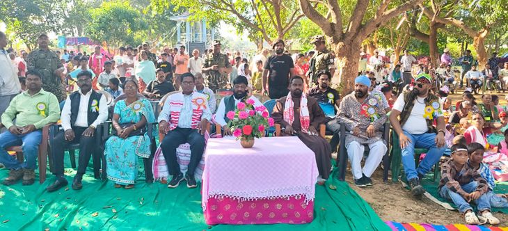 टोंगो पल्ली, जर्मना पल्ली और मालम पल्ली में करमा नाच प्रतियोगिता हुई