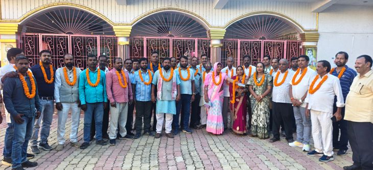 पिछड़ी जाति मोर्चा की समीक्षा बैठक पुलिस कार्रवाई वापस लेने की मांग