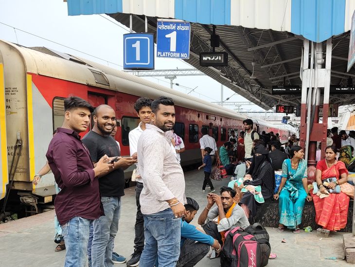 बेंगलुरु से सहरसा के बीच चलेगी पूजा स्पेशल ट्रेन:14 अक्टूबर से 2 दिसंबर तक होगा परिचालन, सहरसा से हर बुधवार को चलेगी