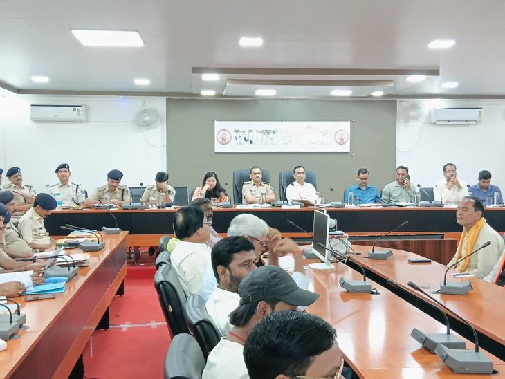 खगड़िया प्रशासन दुर्गा पूजा और दशहरा को लेकर अलर्ट:17 से 20 अक्टूबर तक पंडालों और विसर्जन मार्गों पर निगरानी