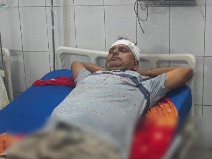 शेखपुरा में CSP संचालक को जख्मी कर 1 लाख लूटे:पिस्तौल के बट से हमला कर किया घायल, पुलिस ने लूट से किया इनकार