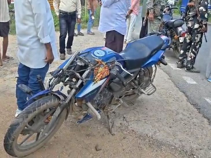 अज्ञात वाहन की टक्कर से बाइक सवार युवक की मौत:पलामू के बसौरा के पास हादसा, कपड़े खरीदने तीन दोस्तों के साथ जा रहा था लेस्लीगंज
