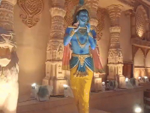 रांची में दुर्गापूजा के पंडालों के पट खुले; देखें तस्वीरें:अल्बर्ट एक्का चौक पर द्वारका नगरी, बकरी बाजार में दक्षिण भारतीय स्थापत्य की झलक