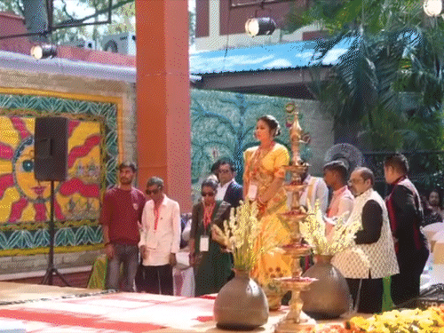 भोजपुरी लोकगायिका मनीषा को मिला युवा पुरस्कार:भोजपुरी से मैथिली तक लोकगीतों की पहचान, कहा- कभी इस मुकाम की कल्पना नहीं की थी
