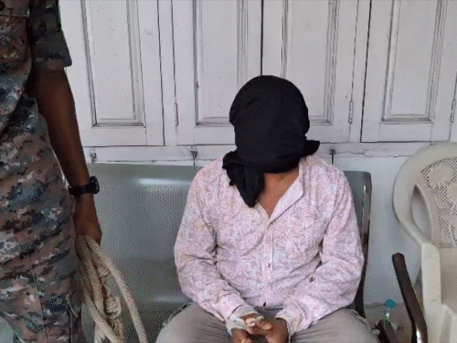 पूर्व पार्षद से चेन झपटने वाला आरोपी गिरफ्तार:बदमाश के पास से गांजा-स्मैक भी बरामद, खेप की खरीद-बिक्री की सूचना पर छापेमारी