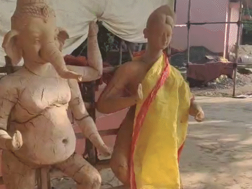 पाकुड़ के डुमरचीर में 75 साल से हो रही दुर्गापूजा:52 साल पहले बना था मंदिर, इस बार 5 लाख तक का खर्च; भीड़ कंट्रोल के लिए खास इंतजाम