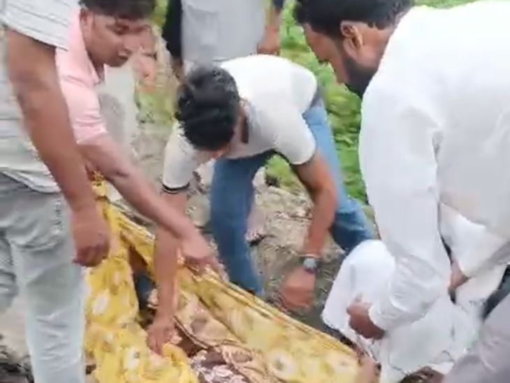 सीवान- ट्रेन की चपेट में आए युवक की मौत:ट्रेन से कटने की बात कहकर घर से निकला था, पत्नी से हुई थी कहासुनी