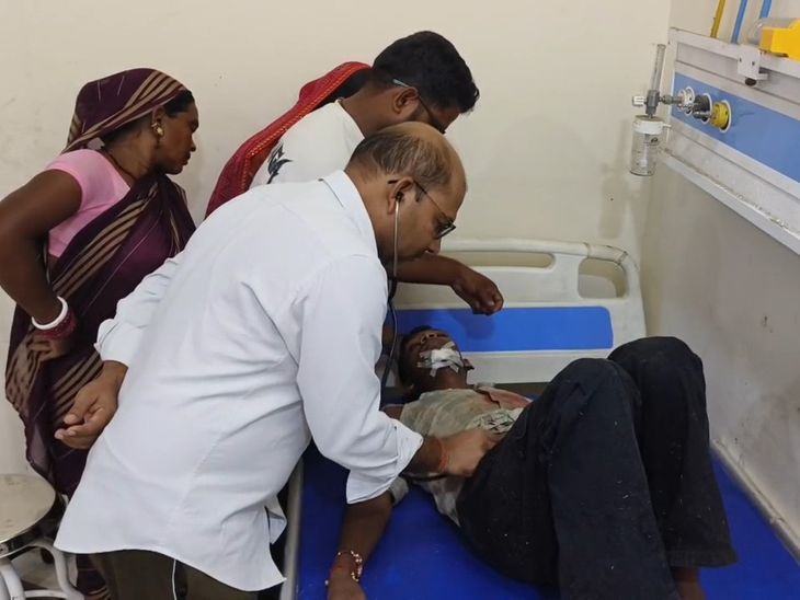गिरिडीह में फूफा-भतीजे को अज्ञात वाहन ने मारी टक्कर:भतीजे की मौत, फूफा घायल; चंदौरी-बरहमसिया मेन रोड पर हुआ हादसा