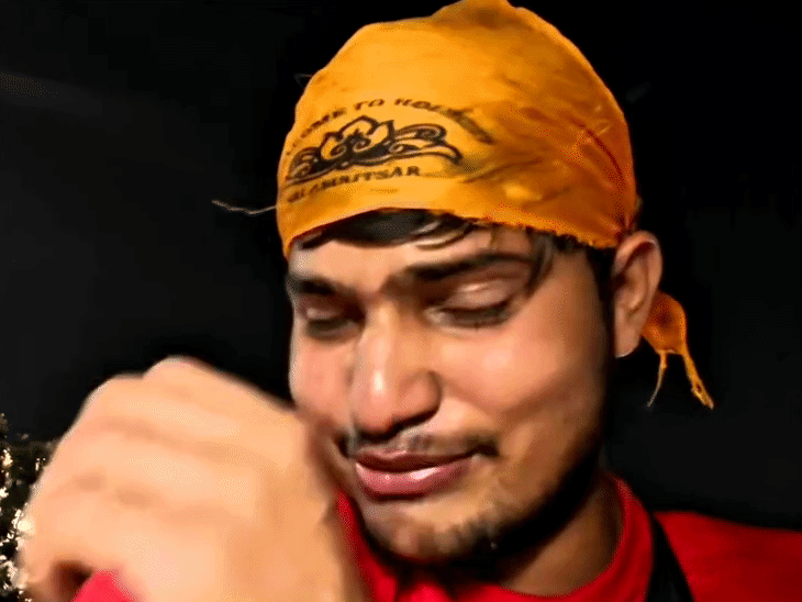 Amritsar Golden Temple Controversy | Vlogger Claims Misconduct By Nihangs