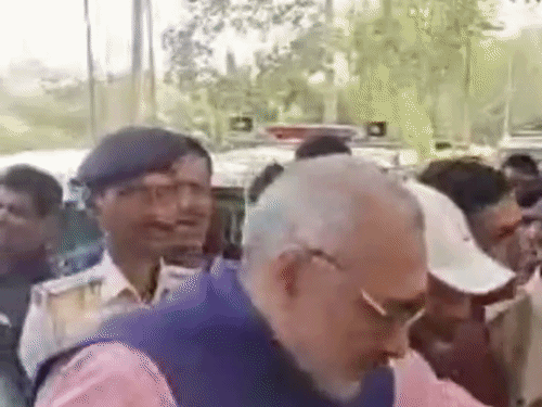 'खड़गे गांधी परिवार के दास, राहुल सत्याग्रही नहीं सत्यानाशी हैं':बेगूसराय में गिरिराज सिंह ने कांग्रेस को बताया मुस्लिम लीग, बोले- अस्मित मच्छार पर देश को गर्व