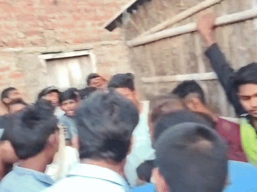 मुजफ्फरपुर में संदिग्ध हालत में युवक की मौत:जहरीली शराब पीने की चर्चा; पत्नी बोली- किसी ने कुछ पिला दिया; पुलिस ने कहा- बीमारी से गई जान