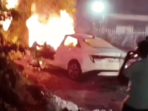 Dhanbad Luxury Car Accident | Katras NH-32 Height Gate Fire Incident