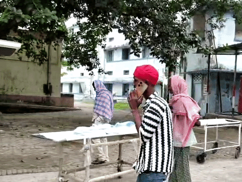 एंबुलेंस की टक्कर से मां की गोद से गिरा मासूम:6 साल के बच्चे की मौत, अस्पताल से टीबी की दवा लेकर घर लौट रही थी महिला