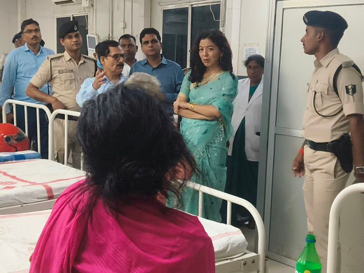 जहानाबाद सदर अस्पताल में डीएम का औचक निरीक्षण:आयुष डॉक्टर और जीएनएम ड्यूटी से गायब मिले, वेतन रोकने और कार्रवाई का निर्देश