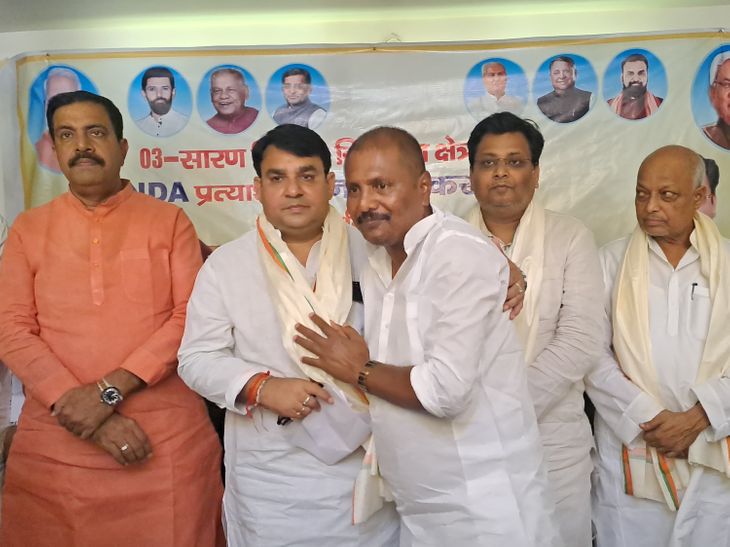 NDA प्रत्याशी ने विकास कार्यों से जीत का दावा किया:सारण शिक्षक निर्वाचन में पुष्कर आनंद ने गोपालगंज में शिक्षकों से समर्थन मांगा