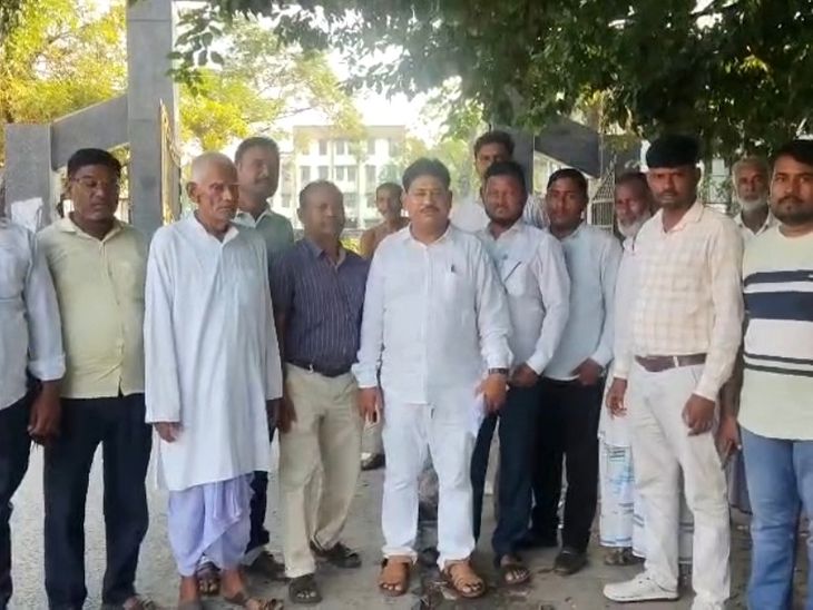 किशनगंज- '15 PDS डीलरों को सितंबर का अनाज नहीं मिला':गेहूं-चावल की आपूर्ति में देरी से उपभोक्ताओं की बढ़ी परेशानी, समय-सीमा बढ़ाने की मांग