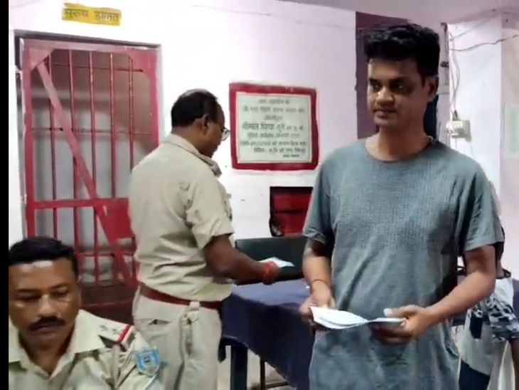 पति ने खेल अधिकारी पत्नी पर लगाया मारपीट का आरोप:बोकारो सिटी थाना में आवेदन, शरीर पर दांत काटने के निशान मिलने का दावा