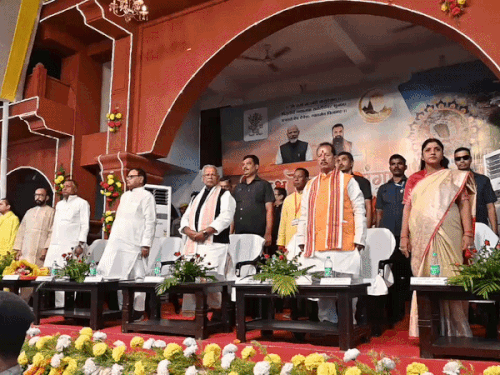 गयाजी में 16 दिन का पितृपक्ष मेला संपन्न:51 लाख से ज्यादा श्रद्धालुओं ने किया पिंडदान; 10.70 लाख ने मुफ्त ई-रिक्शा से सफर किया