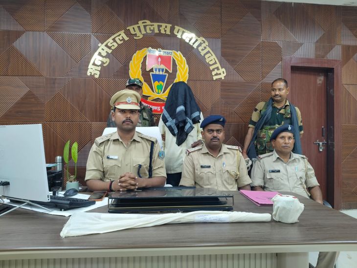अंधविश्वास में पड़ोसी बुजुर्ग की कुल्हाड़ी से हत्या:भतीजे की मौत का बदला लेने के लिए चाचा ने किया था कत्ल, आरोपी गिरफ्तार