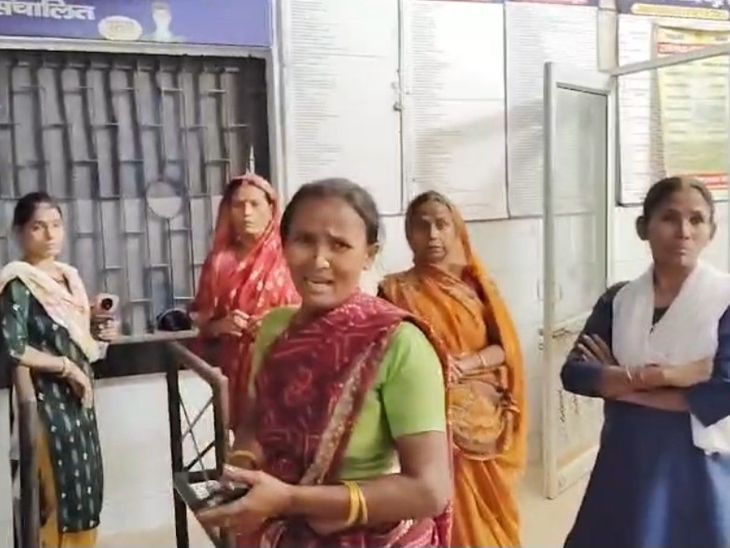 जमुई में प्रसव के दौरान जच्चा-बच्चा की मौत:परिजनों ने अस्पताल प्रबंधन पर लापरवाही का आरोप लगाया, बोले – समय पर ऑपरेशन नहीं किया