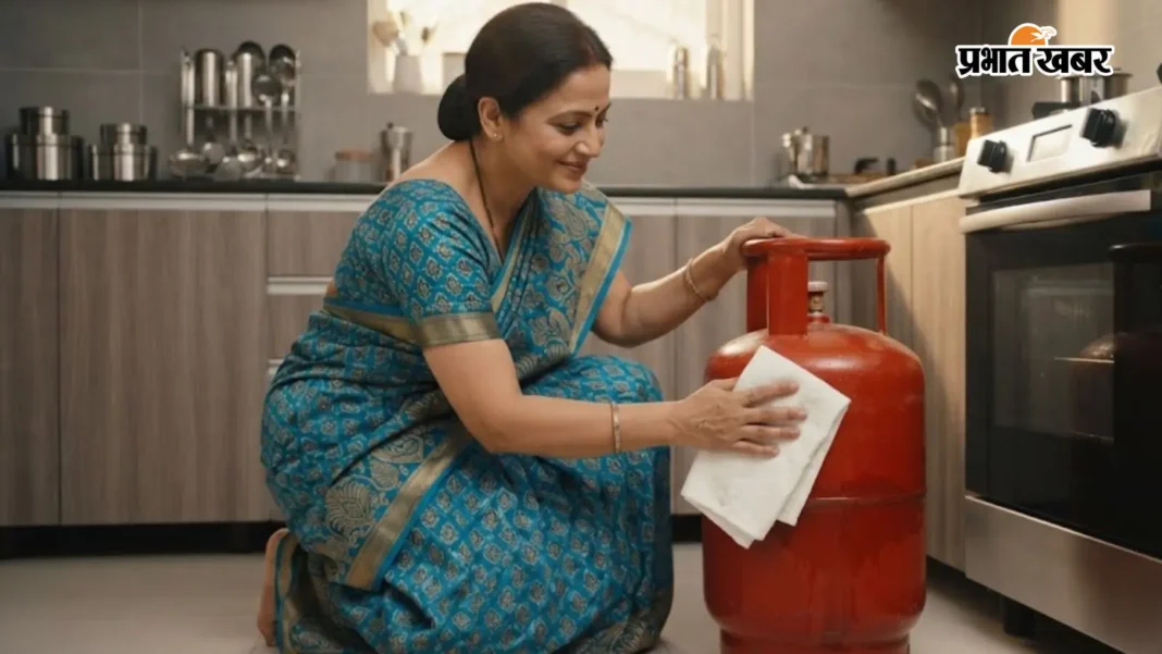 LPG Gas Cylinder on EMI: बंगाल में अब गैस सिलेंडर रिफिल के लिए मिलेगा लोन, जानें भारत पेट्रोलियम की नई BNPL सुविधा