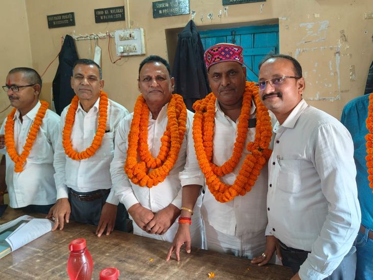 अधिवक्ता संघ चुनाव में सिद्धेश्वर विद्यार्थी बने अध्यक्ष:संजय कुमार सिंह सचिव निर्वाचित, पांच वोटों से अध्यक्ष पद पर मिली जीत