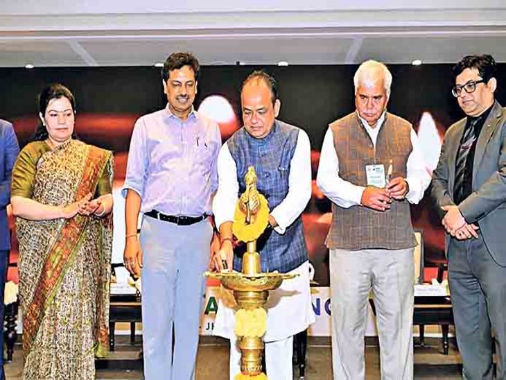 एआई से बीमारी की पहचान में मदद:रोबोटिक सर्जरी से जटिल ऑपरेशन में सटीकता की तैयारी