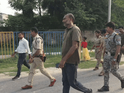 मुजफ्फरपुर- बैंककर्मी से पिस्टल के बल पर 1.30 लाख लूटे:कांटी में अपराधियों ने घेरा, पिस्टल तानकर जान से मारने की धमकी; नकदी-बाइक समेत टैब भी ले गए