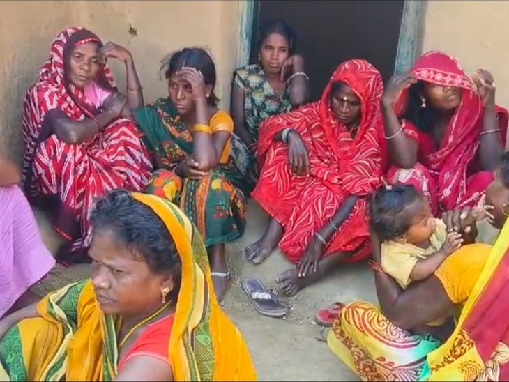 औरंगाबाद में विजयादशमी की रात अधेड़ की हत्या:ग्रामीण बोले- ओझा-गुनी में अधेड़ को कुल्हाड़ी से मार डाला, पत्नी-3 बेटे को सुबह मिली जानकारी