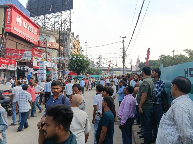पटना के बुद्धा स्मृति के पास लगी आग:मार्केट में अफरातफरी का माहौल, फायर ब्रिगेड की गाड़ियां पहुंच रही
