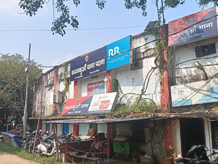 पटना में लूट की साजिश करते 5 बदमाश गिरफ्तार:पिस्टल बरामद, आपराधिक रिकॉर्ड सहित अन्य नेटवर्क खंगाल रही पुलिस